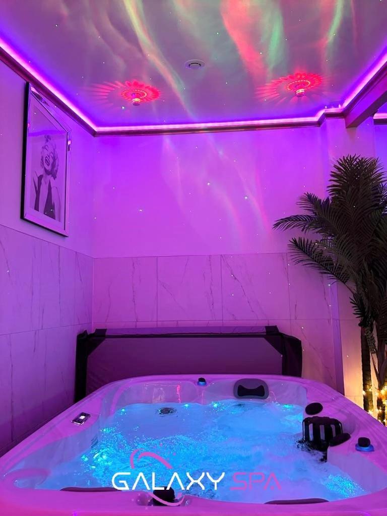 Galaxy Spa - Suite Jupiter Jacuzzi Privatif Champigneulles Exteriér fotografie