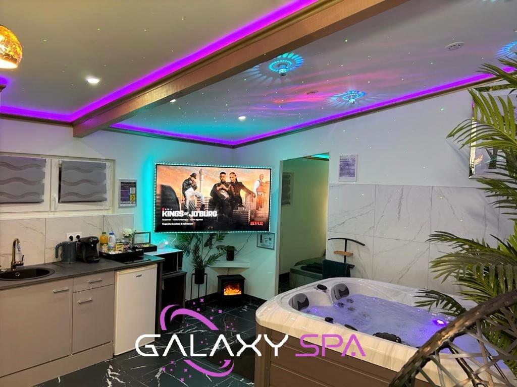Galaxy Spa - Suite Jupiter Jacuzzi Privatif Champigneulles Exteriér fotografie